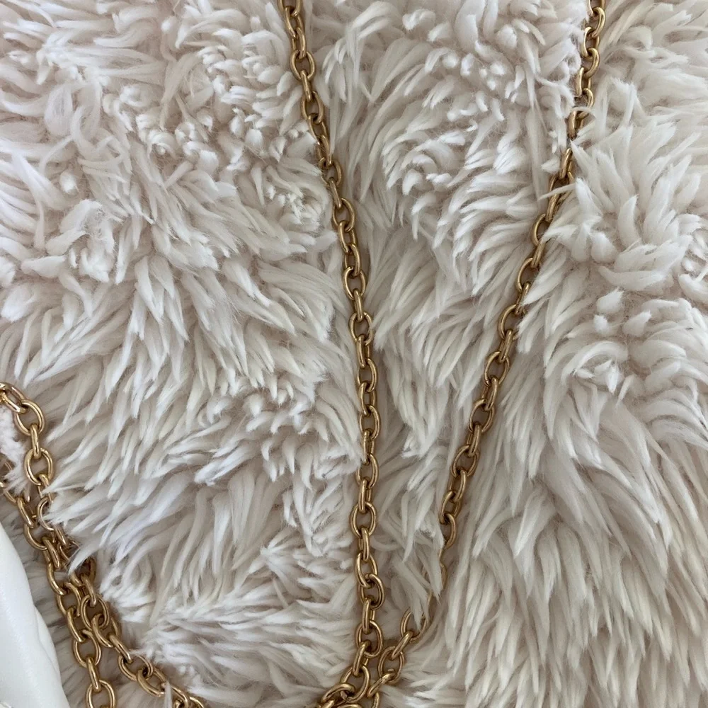 Forever 21 White Quilted Crossbody Bag with Gold Chain - Picture 2 of 6